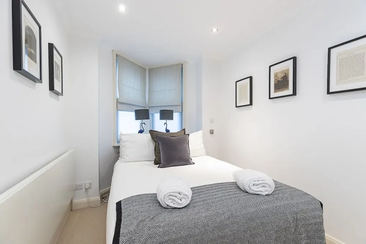 2 Bedrooms Apartment