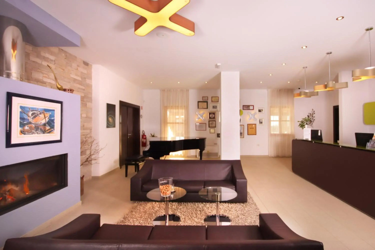 Hotel & Restaurant Velanera