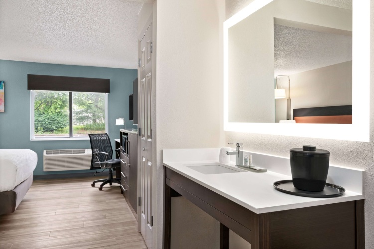 La Quinta Inn by Wyndham Columbus Dublin photo 8