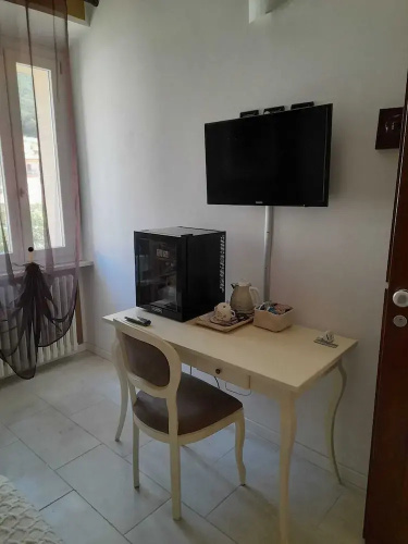 Dueterre Room & Host