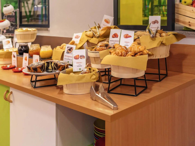 Ibis Styles Napoli GaribaldiOver view