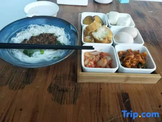 Tengchong Yinghe sightseeing Inn