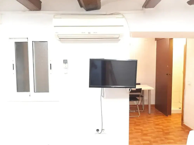 Interior Central El Born 12