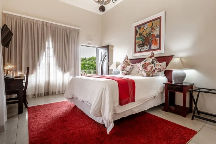 Deluxe Double room with courtyard view