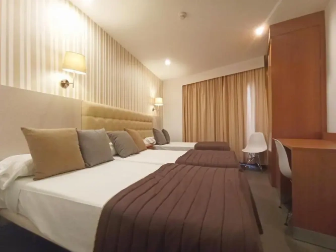 Triple room