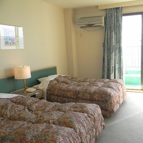 Standard Triple room with ocean view