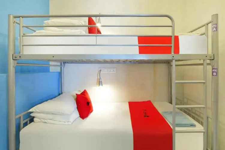 Reddoorz Hostel @ Beach Road