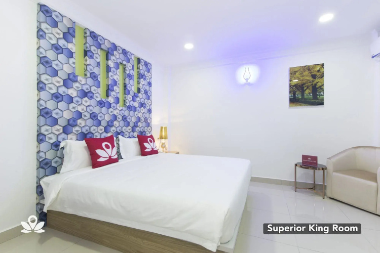 Poorna Hotel