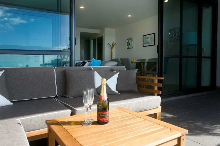 Stunning Views Central Apartment