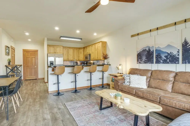 Winter Park Condo w/ Balcony & Mtn Views!