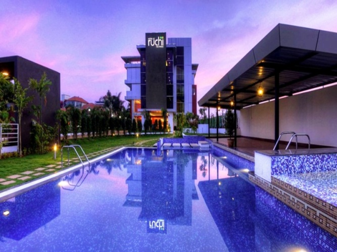 1 Bedroom Deluxe Double room with balcony