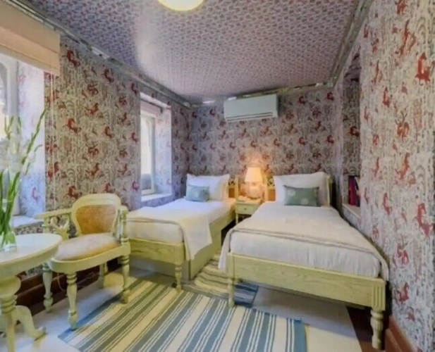 Deluxe Twin room with land view