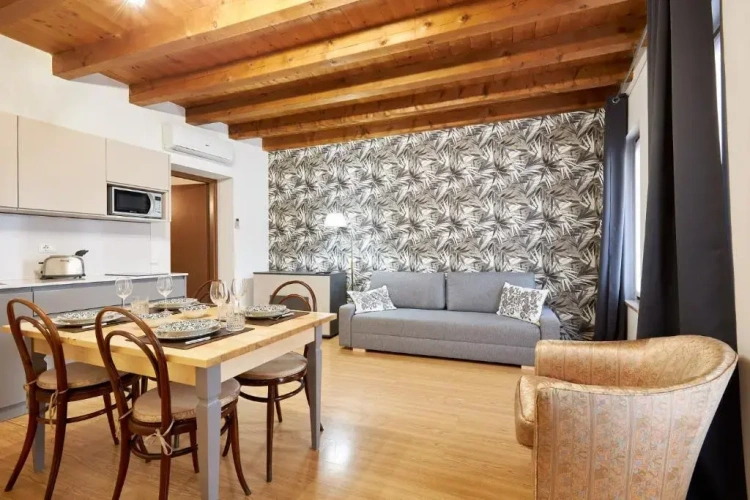 1 Bedroom Apartment with balcony
