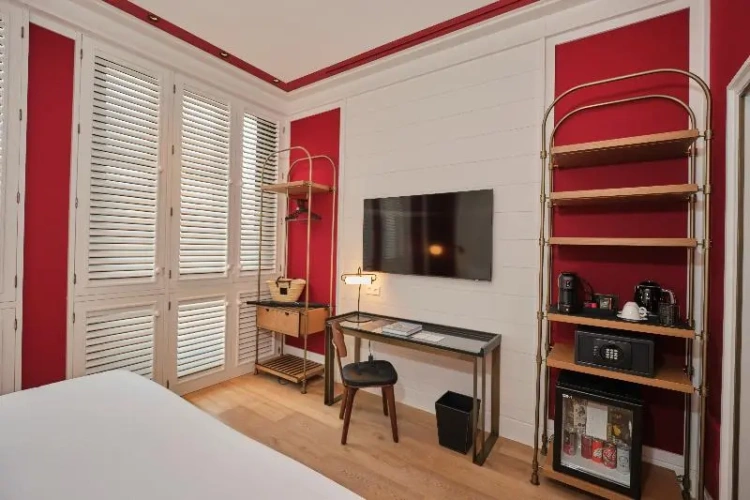 Standard Double room with city view