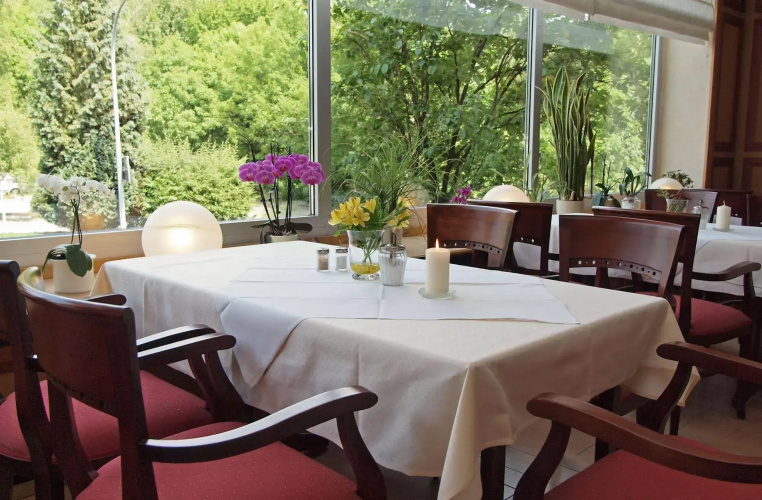 Waldhotel Felsenkeller