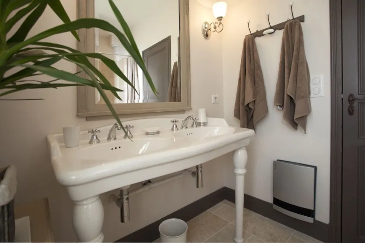 1 Bedroom Deluxe Suite with park view