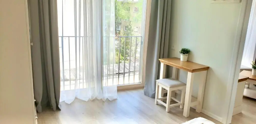 Real House Jasinskio SELF CHECK-IN