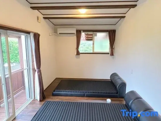 2 Bedrooms Cottage