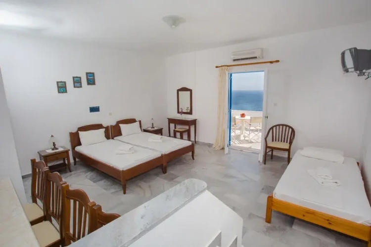 Studio with balcony and with sea view