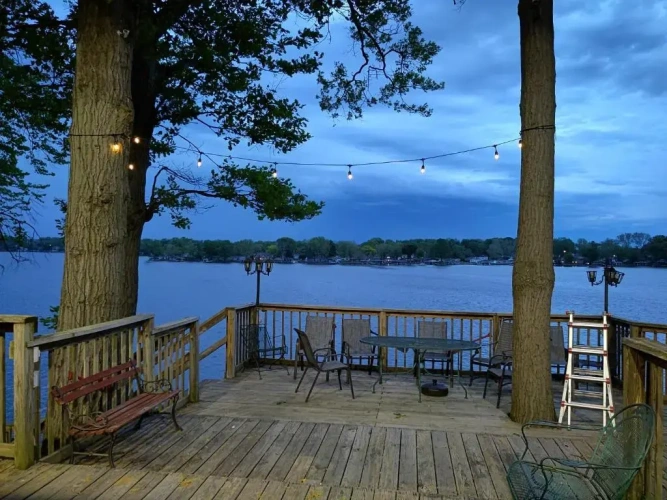 Standard Quadruple room with lake view