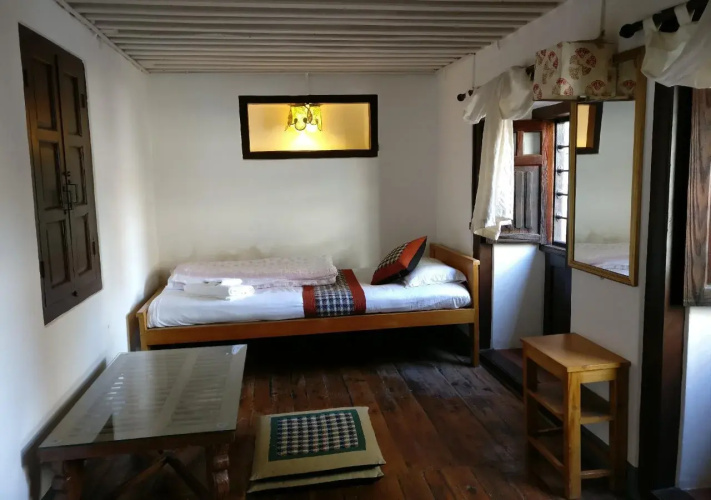 Hiranya Guest House
