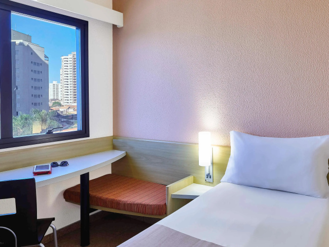 ibis Taubate