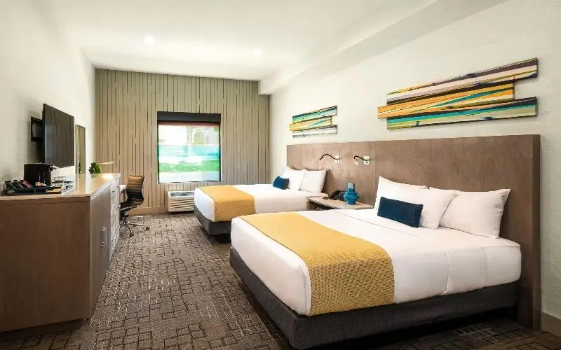 Deluxe Quadruple Suite