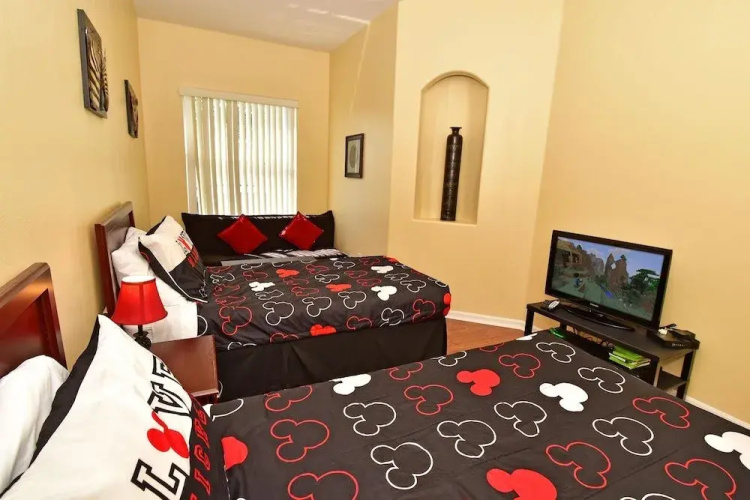 T842BD South 4 Br villa by RedAwning
