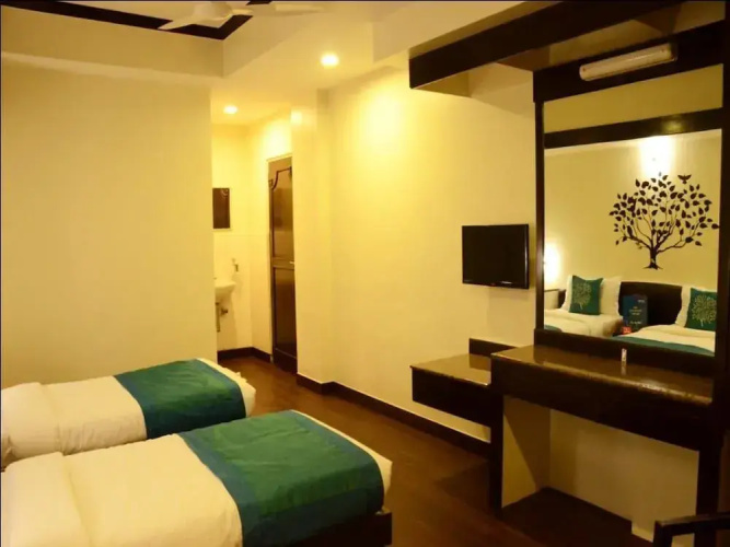 OYO 2161 Hotel Ashray