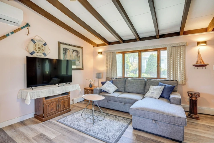 2 Bedrooms Cottage