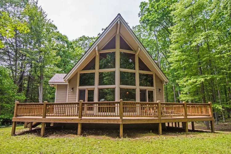 Trees, Breeze And Skis House