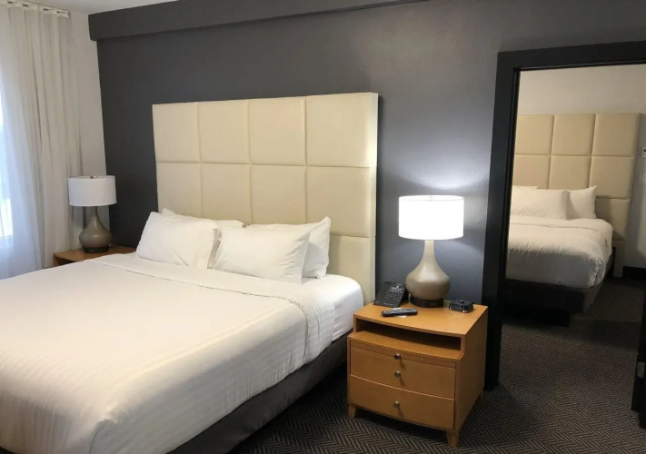 Streamline Hotel