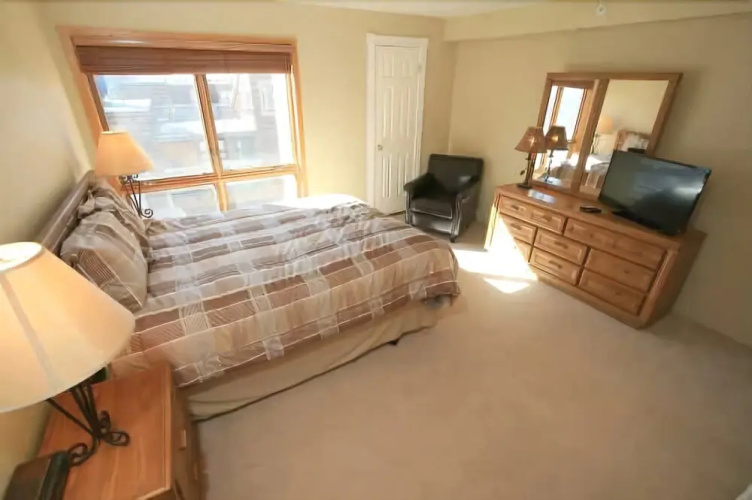 Condo with Pool & Hot Tubs, Free Shuttle by RedAwning