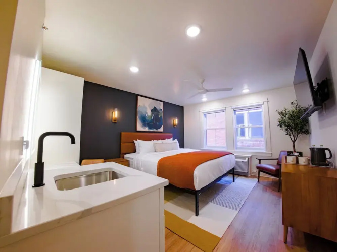 The 1850 Hotel