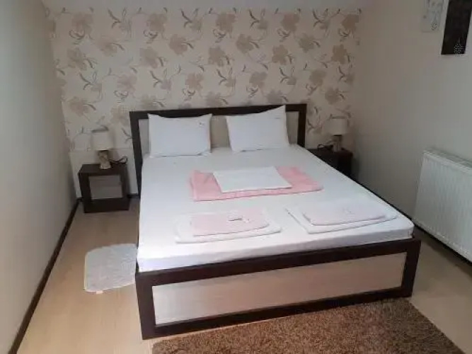 Lira Inn