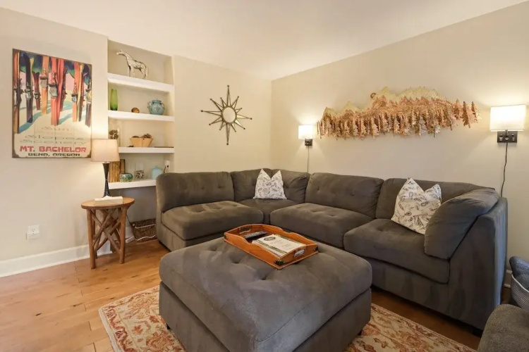 Abbot House 4 2 Bedroom Condo