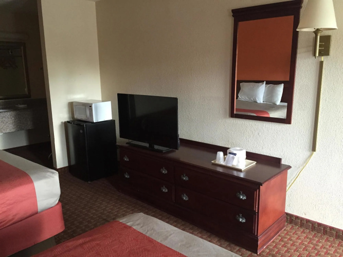 Motel 6 Opelika, AL