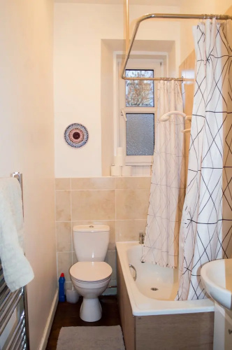 Spacious 1 Bedroom Flat Near Haymarket