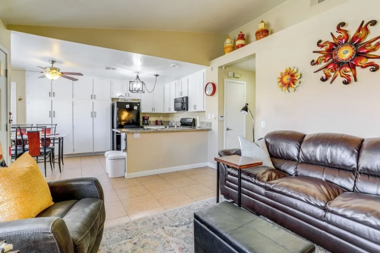 2 Bedrooms Apartment