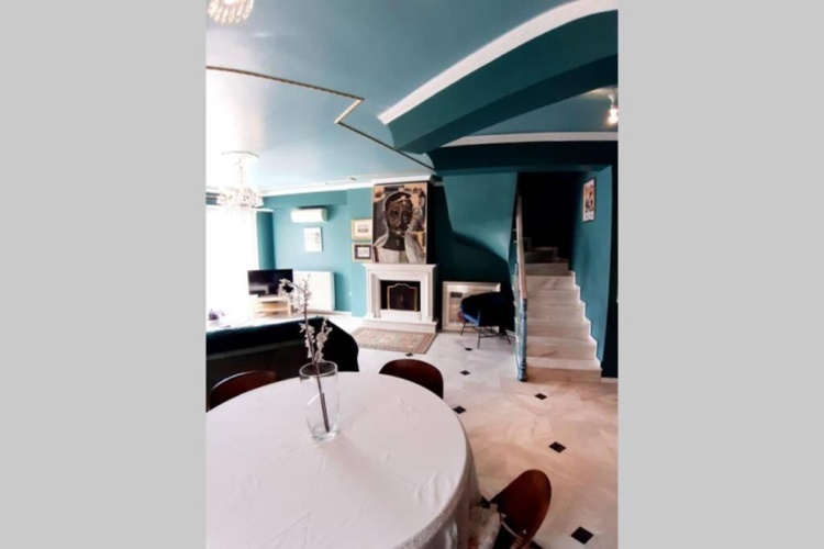 3 Bedrooms Apartment
