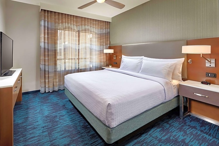 1 Bedroom Hearing Accessible Double Suite