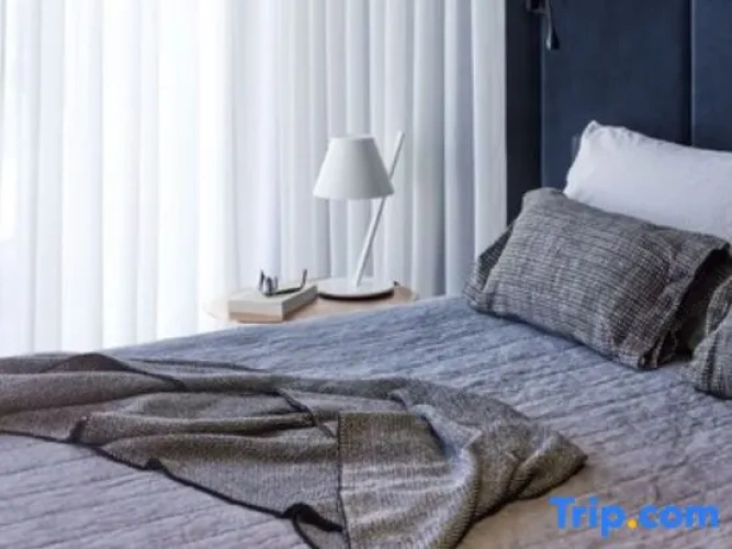 1 Bedroom Executive Double Suite with river view