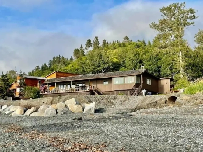 Grand Bungalow