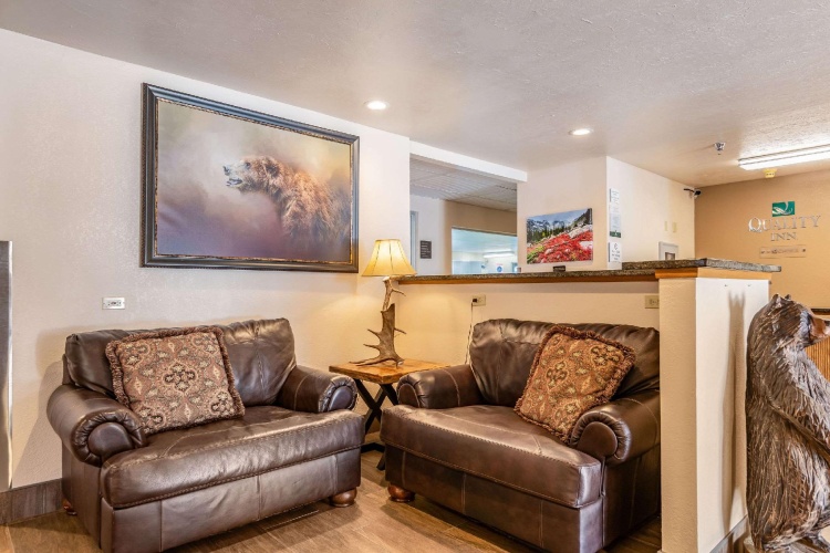 Standard Quadruple Basement room