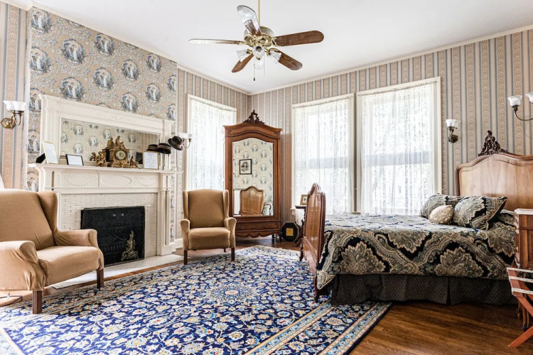 Vrooman Mansion B&B