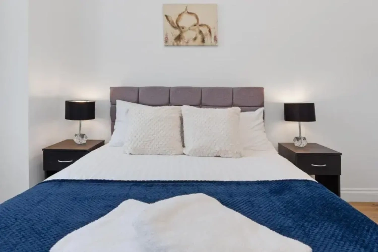3 Bedrooms Apartment