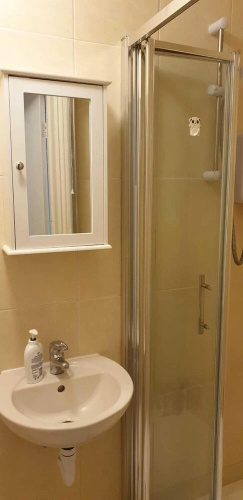 Cromwell Apartment