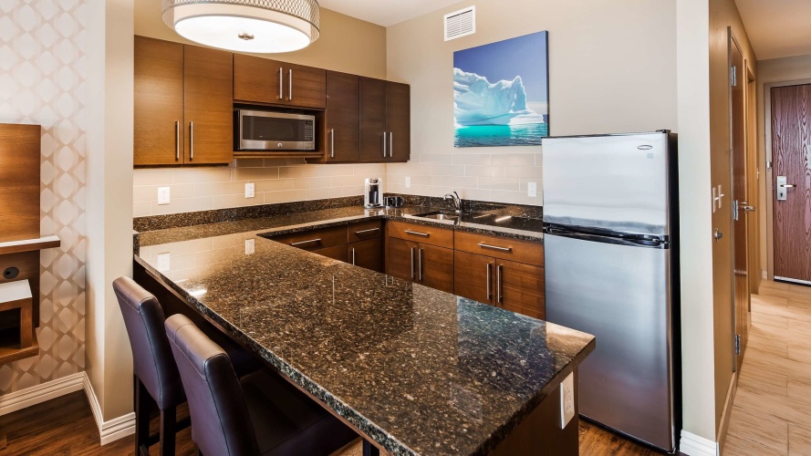 Best Western Plus St. John's Airport Hotel & Suites photo 39