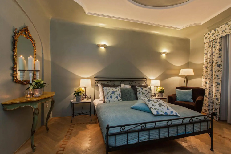 Black Star Suites