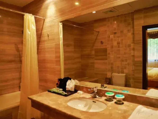 Luming Hotel